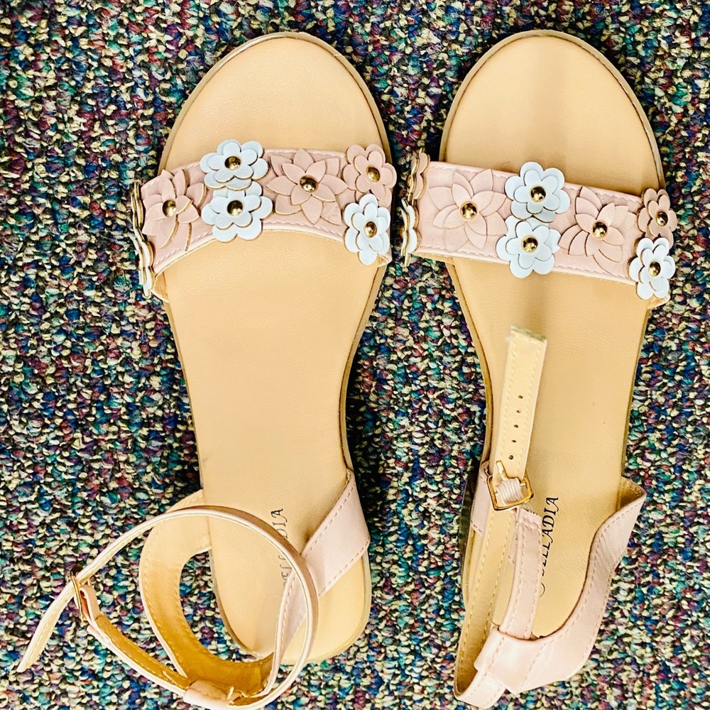 Belladia girls sandals with decorative flowers size 3 pink